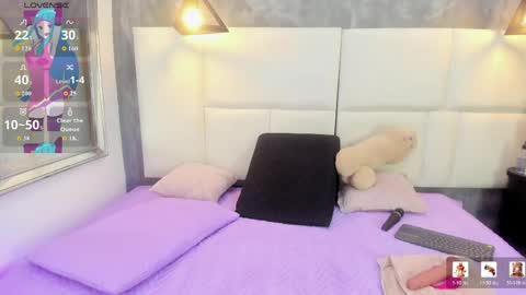 Snapshot of martina_armos chatting on April 2026 12:43:01 PM Martina online show from April 2026 12:43:01 PM