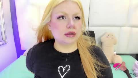 Snapshot of martina_armos chatting on April 2026 02:11:02 PM Martina online show from April 2026 02:11:02 PM