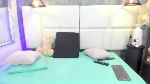 Snapshot of martina_armos chatting on April 2026 01:10:02 PM Martina online show from April 2026 01:10:02 PM