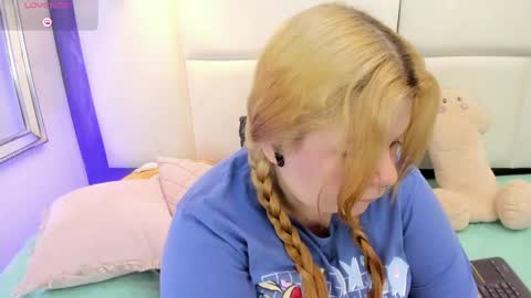 Snapshot of martina_armos chatting on May 2026 04:04:02 PM Martina online show from May 2026 04:04:02 PM