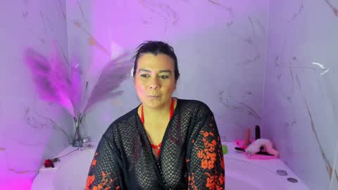 Snapshot of martina_foxy_ chatting on February 2025 12:24:02 PM MARTINA online show from February 2025 12:24:02 PM