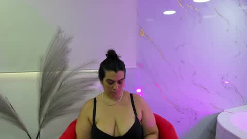 Snapshot of martina_foxy_ chatting on February 2025 09:34:02 PM MARTINA online show from February 2025 09:34:02 PM