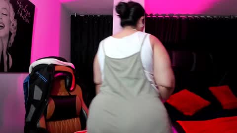 Snapshot of martina_foxy_ chatting on February 2025 11:34:01 PM MARTINA online show from February 2025 11:34:01 PM