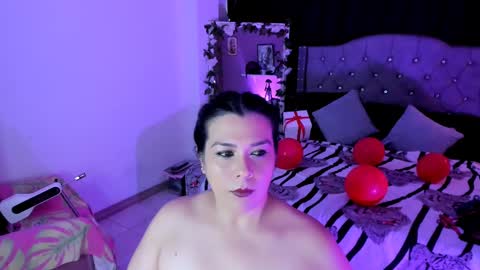 Snapshot of martina_foxy_ chatting on February 2025 12:36:01 PM MARTINA online show from February 2025 12:36:01 PM