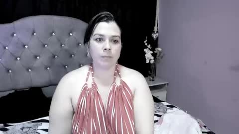 Snapshot of martina_foxy_ chatting on February 2025 06:10:02 PM MARTINA online show from February 2025 06:10:02 PM