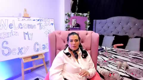 Snapshot of martina_foxy_ chatting on March 2025 09:06:02 PM MARTINA online show from March 2025 09:06:02 PM