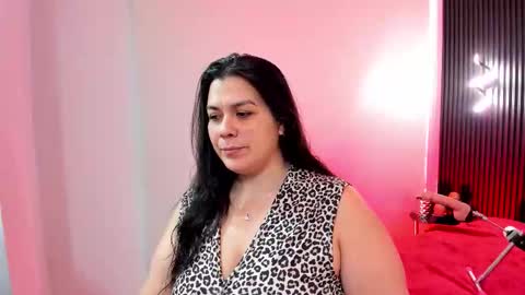 Snapshot of martina_foxy_ chatting on November 2025 11:43:01 AM MARTINA online show from November 2025 11:43:01 AM