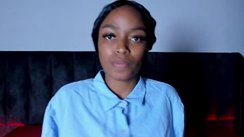 Snapshot of martina_jackson_ chatting on January 2025 12:17:02 AM Laura online show from January 2025 12:17:02 AM