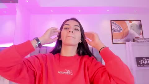 Martina online show from October 2025 02:37:01 PM