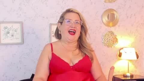 Snapshot of martinacurvy_ chatting on April 2026 11:41:02 AM Martina Caicedo online show from April 2026 11:41:02 AM