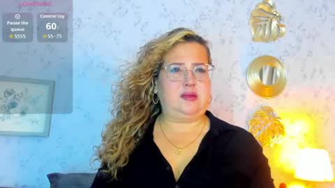 Snapshot of martinacurvy_ chatting on April 2026 10:55:01 AM Martina Caicedo online show from April 2026 10:55:01 AM