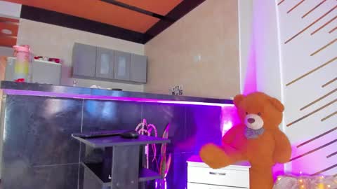 Snapshot of martinarossi chatting on February 2025 06:39:01 PM ... ... online show from February 2025 06:39:01 PM