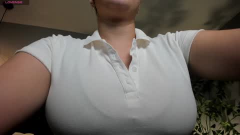 Snapshot of martinnabonnet chatting on December 2024 10:39:01 AM Martinna Bonnet online show from December 2024 10:39:01 AM