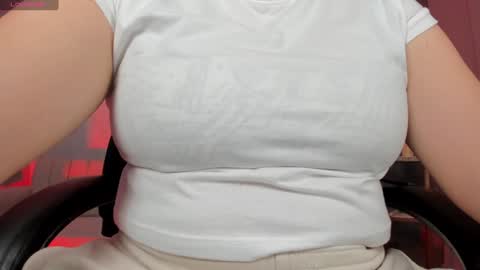 Snapshot of martinnabonnet chatting on December 2024 10:11:02 AM Martinna Bonnet online show from December 2024 10:11:02 AM