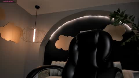 Snapshot of martinnabonnet chatting on March 2025 10:26:02 AM Martinna Bonnet online show from March 2025 10:26:02 AM