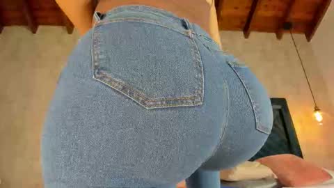 Snapshot of marttina_ruiz chatting on October 2025 07:36:02 PM Martina online show from October 2025 07:36:02 PM