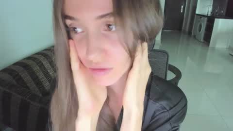 Snapshot of mary_janee__ chatting on July 2026 05:10:02 AM Mary Jane online show from July 2026 05:10:02 AM