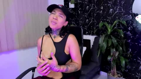 Snapshot of mary_rabbit chatting on October 2025 03:07:02 AM M A R Y online show from October 2025 03:07:02 AM