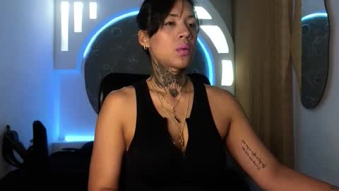 Snapshot of mary_rabbit chatting on December 2025 04:29:01 AM M A R Y online show from December 2025 04:29:01 AM