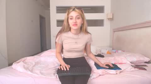 Snapshot of marya442004 chatting on September 2025 10:20:01 AM marya442004 online show from September 2025 10:20:01 AM
