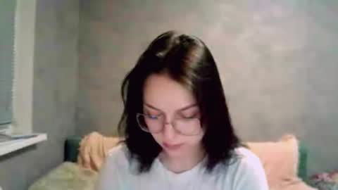 Stephie online show from December 2025 08:17:01 PM