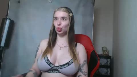 Snapshot of maryh0tlove chatting on May 2026 10:11:02 AM maryh0tlove online show from May 2026 10:11:02 AM