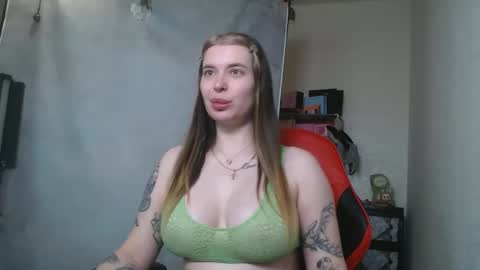 Snapshot of maryh0tlove chatting on May 2026 09:25:02 AM maryh0tlove online show from May 2026 09:25:02 AM