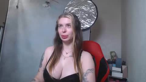 maryh0tlove online show from July 2026 12:18:02 PM