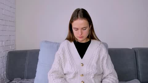 Mari online show from December 2025 10:02:01 AM