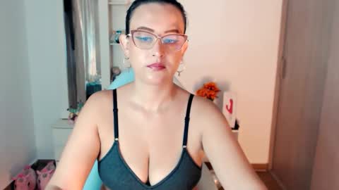 Snapshot of maryline_w chatting on November 2025 04:16:02 PM maryline online show from November 2025 04:16:02 PM