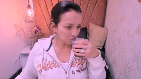 Marylin online show from October 2025 08:09:02 PM