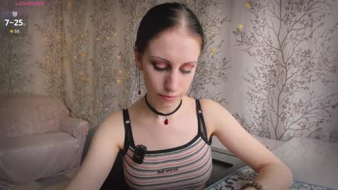 Snapshot of marylou_ chatting on April 2026 08:11:01 AM Mary Lou online show from April 2026 08:11:01 AM