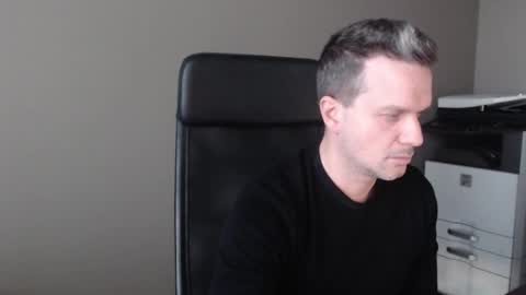 Snapshot of maschiodavide89 chatting on December 2024 01:28:02 PM David online show from December 2024 01:28:02 PM