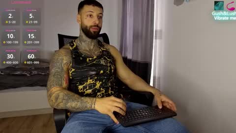 Snapshot of masculineguy69 chatting on November 2025 08:24:01 AM masculineguy69 online show from November 2025 08:24:01 AM