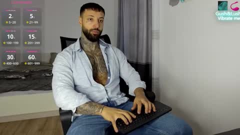 Snapshot of masculineguy69 chatting on November 2025 06:23:02 AM masculineguy69 online show from November 2025 06:23:02 AM