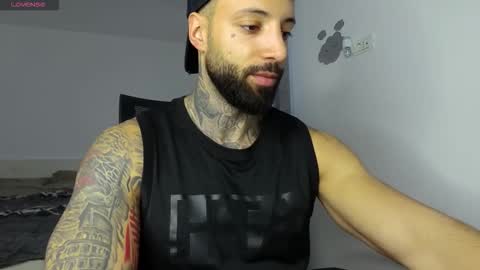 Snapshot of masculineguy69 chatting on December 2025 08:34:01 AM masculineguy69 online show from December 2025 08:34:01 AM