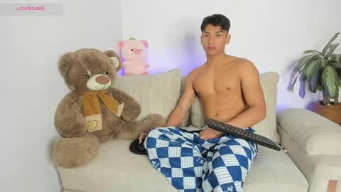 Snapshot of mash_angelo chatting on May 2026 01:20:02 PM mash_angelo online show from May 2026 01:20:02 PM