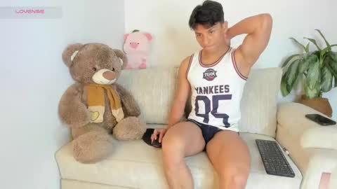 Snapshot of mash_angelo chatting on June 2026 11:21:01 PM mash_angelo online show from June 2026 11:21:01 PM