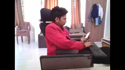 Snapshot of maskboyz2003 chatting on December 2024 04:39:02 AM maskboyz2003 online show from December 2024 04:39:02 AM