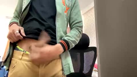 Snapshot of maskboyz2003 chatting on November 2025 04:13:02 AM maskboyz2003 online show from November 2025 04:13:02 AM