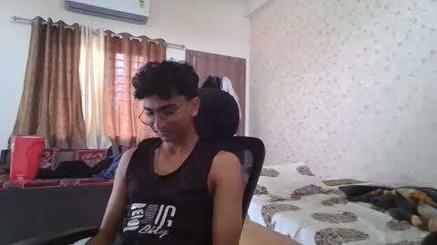 Mask Boy online show from November 2025 03:52:02 AM