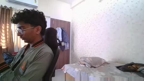 Mask Boy online show from November 2025 03:38:02 AM