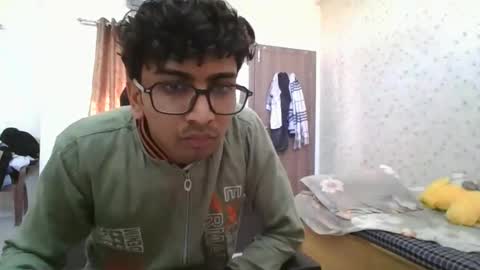 Snapshot of maskboyz2004 chatting on January 2026 04:37:02 AM Mask Boy online show from January 2026 04:37:02 AM