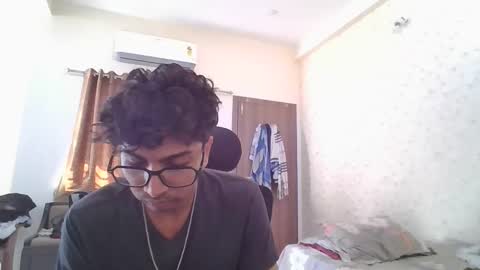 Snapshot of maskboyz2004 chatting on January 2026 04:49:02 AM Mask Boy online show from January 2026 04:49:02 AM