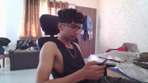 Snapshot of maskboyz2004 chatting on January 2026 04:38:02 AM Mask Boy online show from January 2026 04:38:02 AM