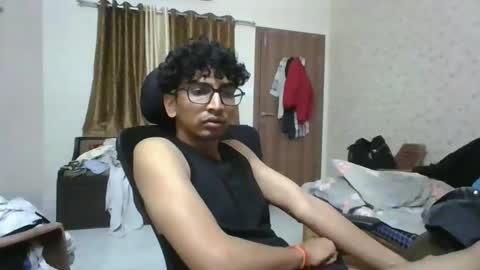 Snapshot of maskboyz2004 chatting on February 2026 05:08:01 PM Mask Boy online show from February 2026 05:08:01 PM