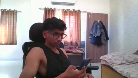 Snapshot of maskboyz2004 chatting on March 2026 04:52:01 AM Mask Boy online show from March 2026 04:52:01 AM