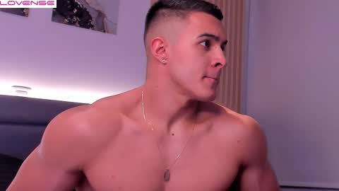 Mason Bennet online show from October 2025 10:11:01 PM