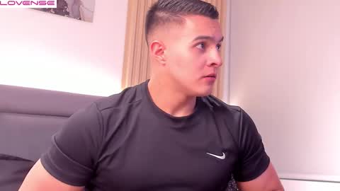 Mason Bennet online show from December 2025 11:22:02 PM