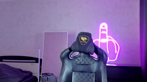 Mason online show from December 2024 06:01:02 PM